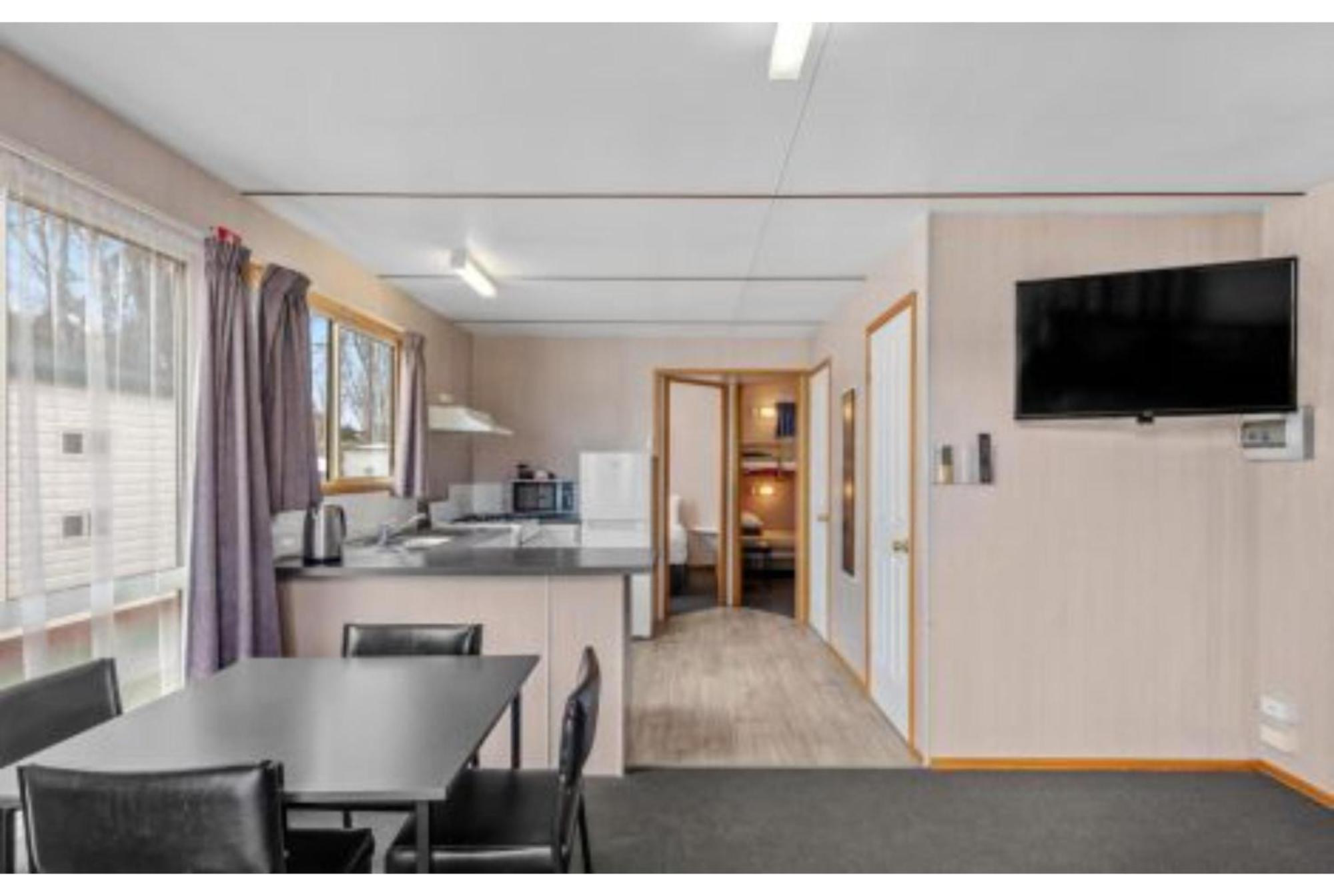 Discovery Parks - Hadspen Room photo